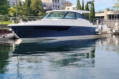 Tiara Sport 43 LE