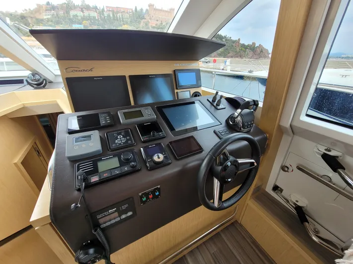 Frcou19001ab18 Yacht Photos Pics 