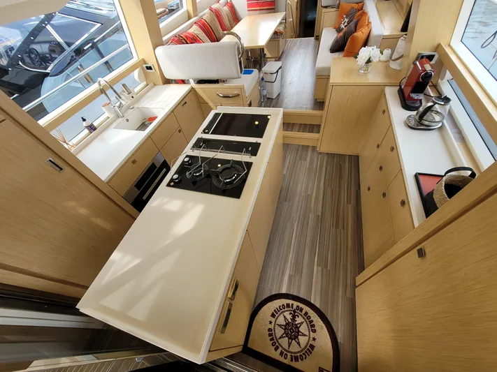 Frcou19001ab18 Yacht Photos Pics 