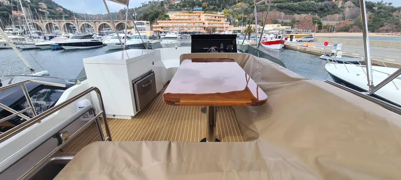 Frcou19001ab18 Yacht Photos Pics 