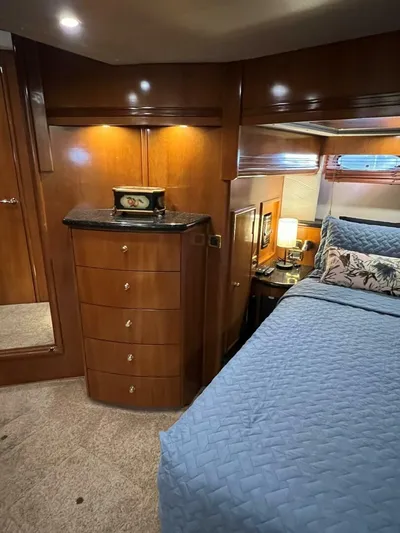 Justified Yacht Photos Pics 2001 Carver 530 Voyager Pilothouse - Image 11