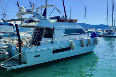 1990 Ferretti Yachts 39