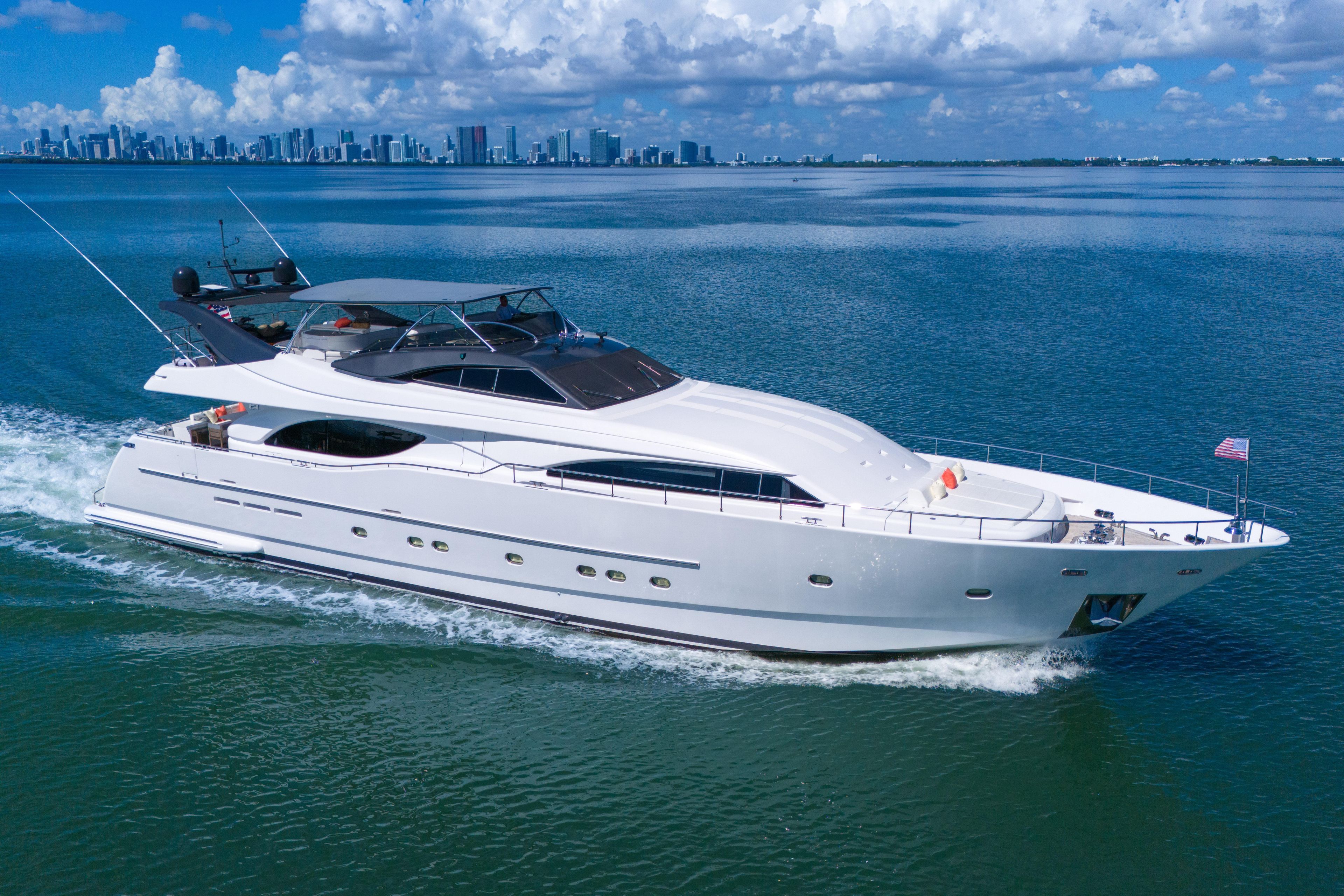 2002 Ferretti Yachts 94 