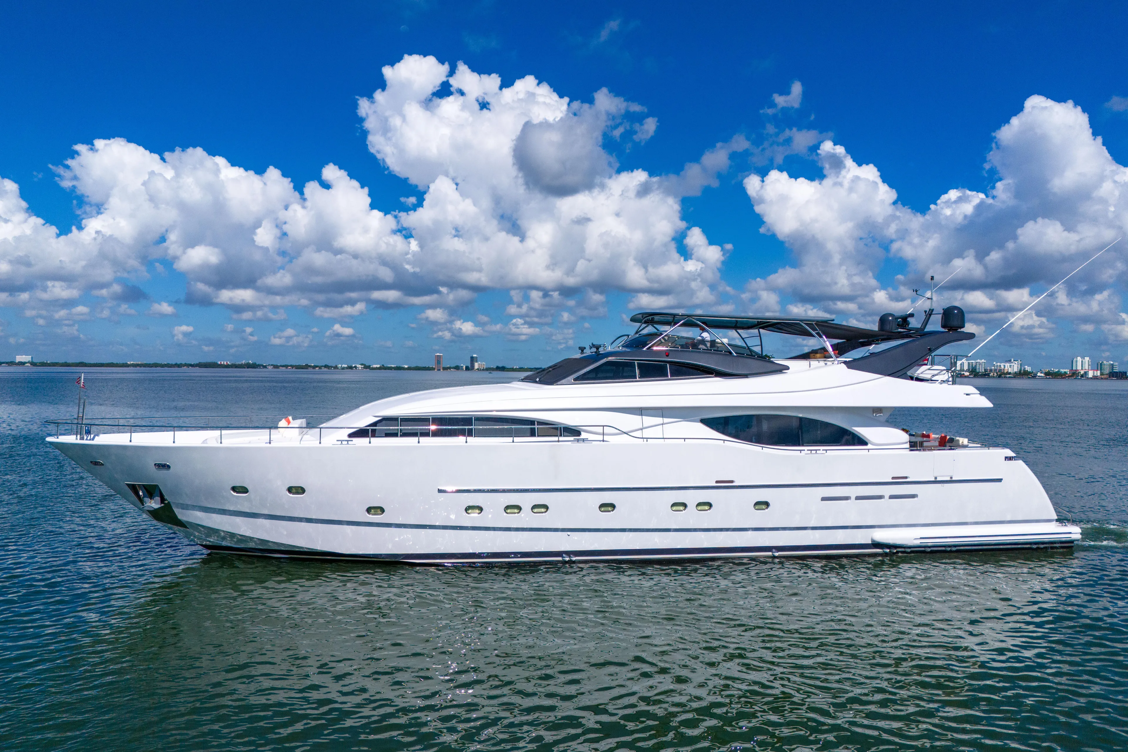Ferretti Yachts Custom Line 94