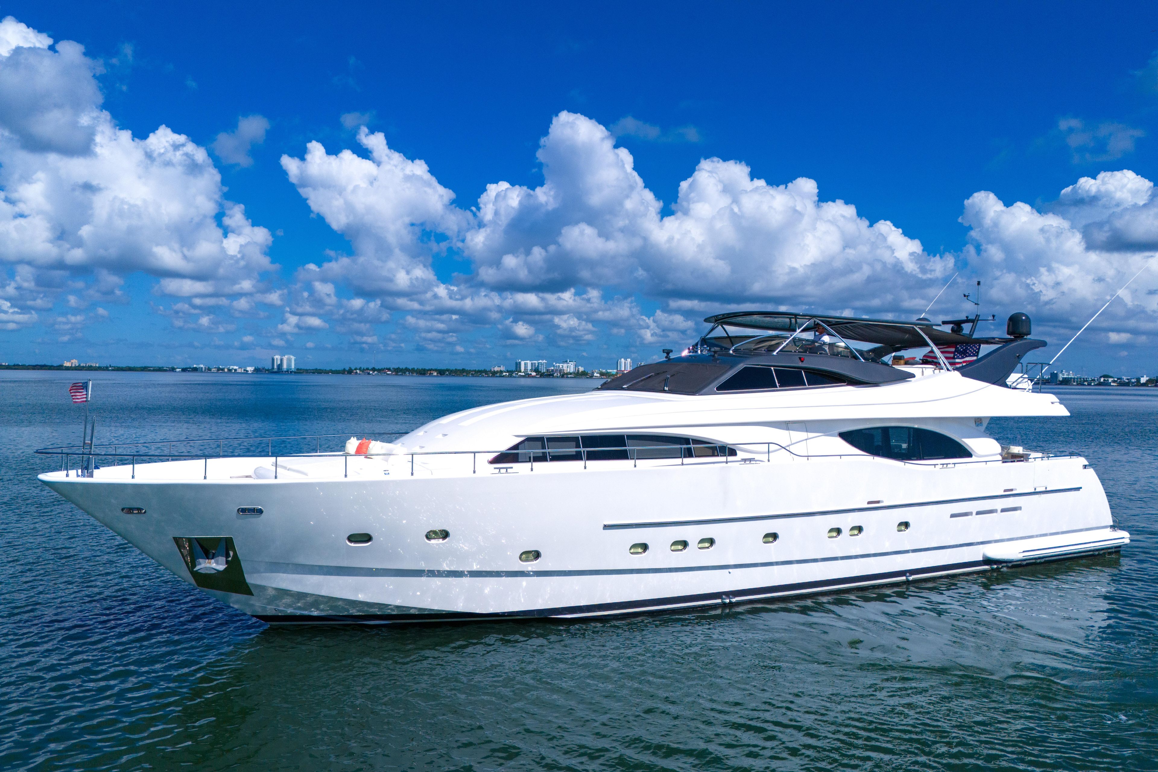 2002 Ferretti Yachts 94 