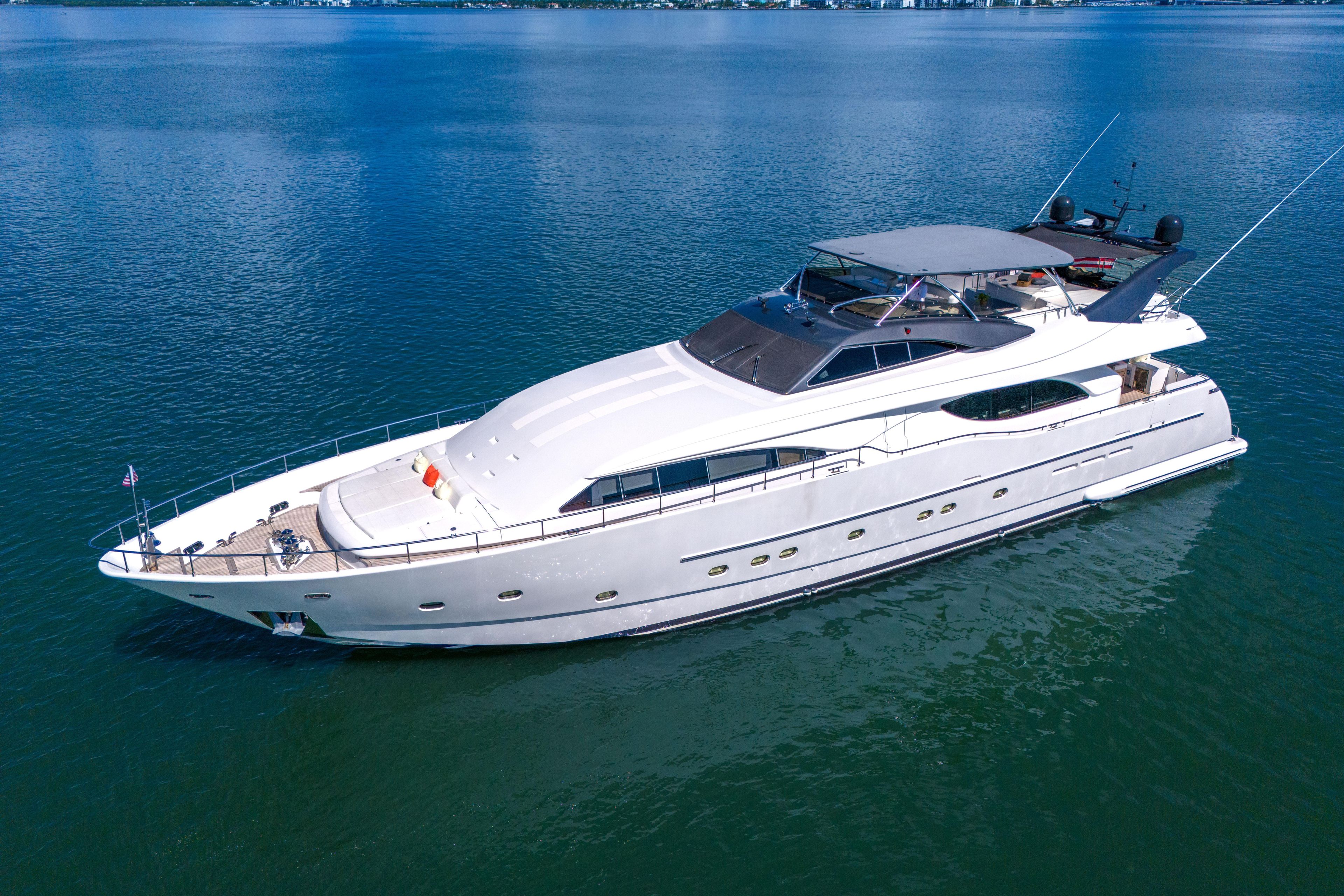 2002 Ferretti Yachts 94 