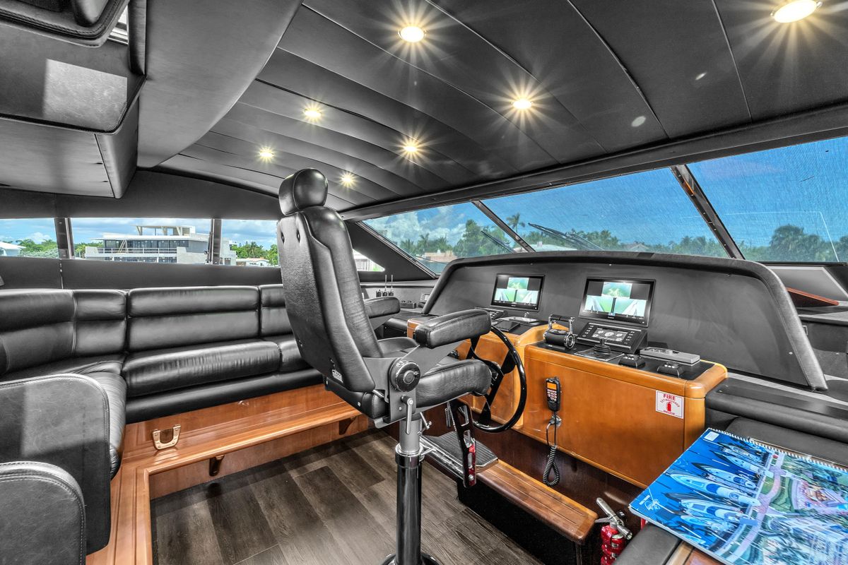 2002 Ferretti Yachts 94 