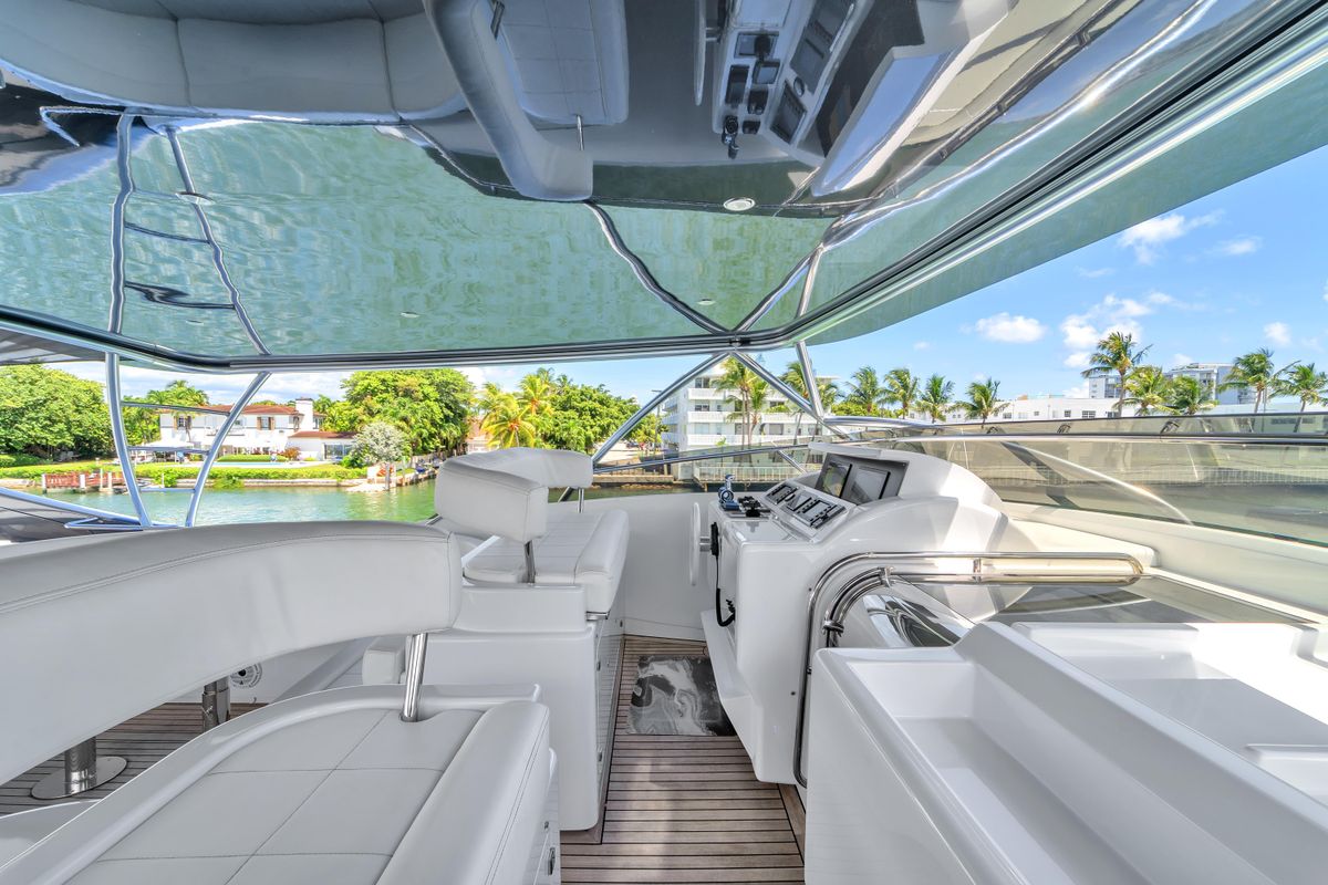 2002 Ferretti Yachts 94 