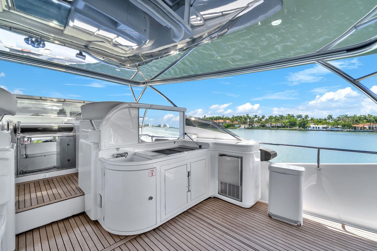 2002 Ferretti Yachts 94 