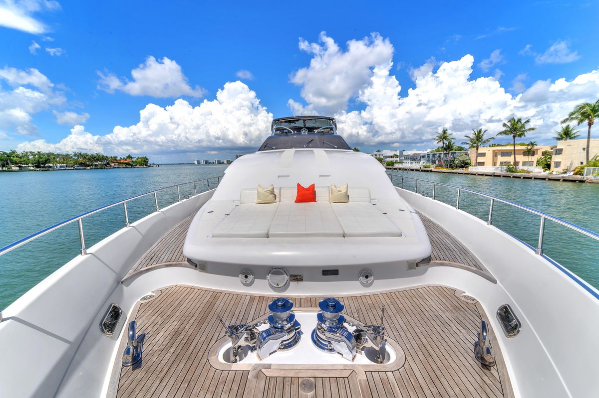 2002 Ferretti Yachts 94 