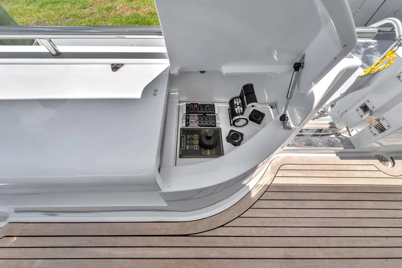 Sinpatico Yacht Photos Pics Control panel on 2002 Ferretti Yachts Custom Line 94, featuring sleek design and modern equipment.