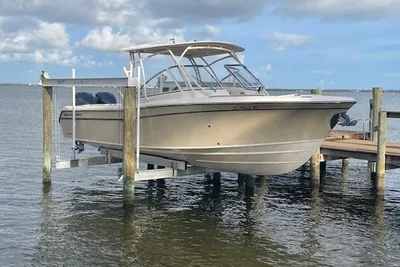 Grady-White Freedom 285