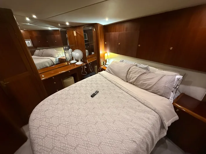  Yacht Photos Pics Luxurious bedroom in a 1996 Ocean Yachts 53 Supersport.