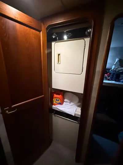 Yacht Photos Pics Laundry area in 1996 Ocean Yachts 53 Supersport.
