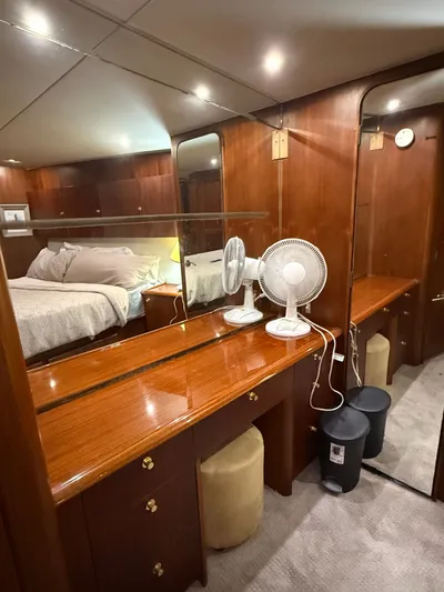  Yacht Photos Pics Luxurious bedroom on a 1996 Ocean Yachts 53 Supersport.