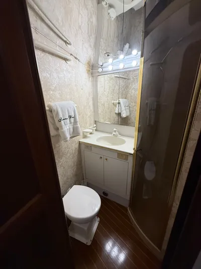  Yacht Photos Pics Bathroom of 1996 Ocean Yachts 53 Supersport with mirror and shower.