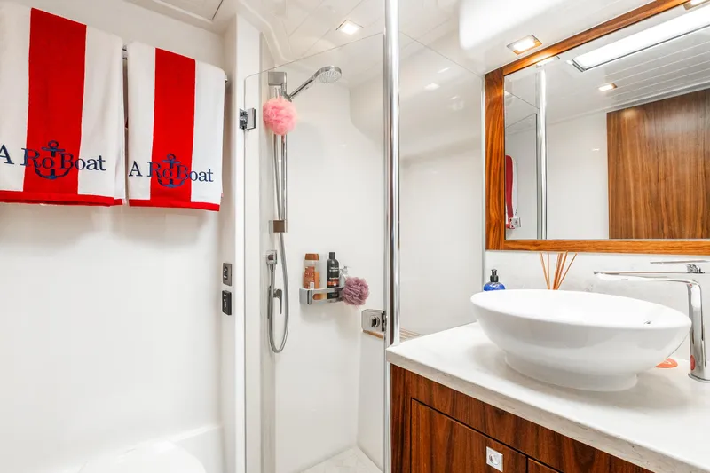 A Ro Boat Yacht Photos Pics 