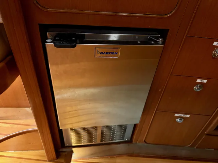 Epsilon Yacht Photos Pics 