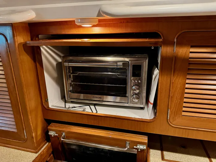 Epsilon Yacht Photos Pics 