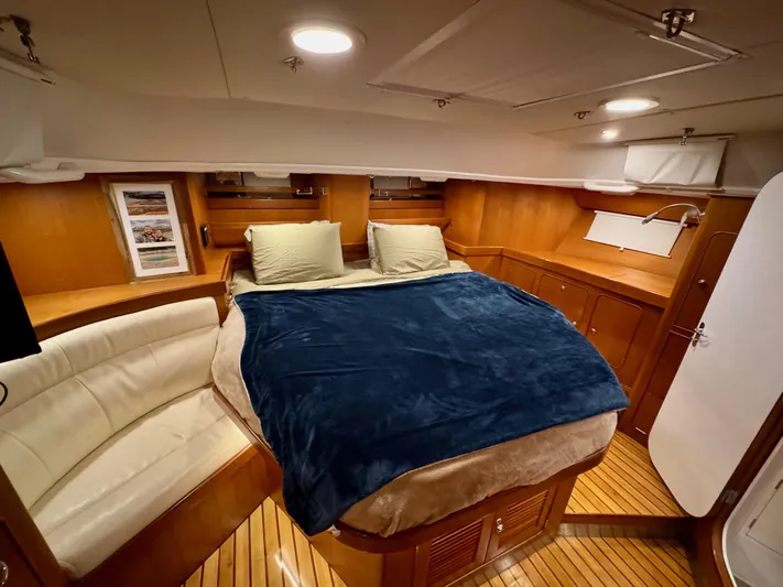 Epsilon Yacht Photos Pics 