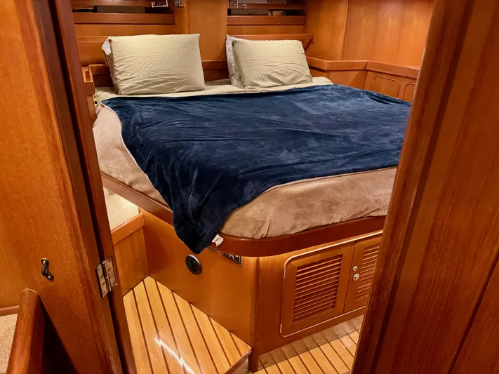 Epsilon Yacht Photos Pics 