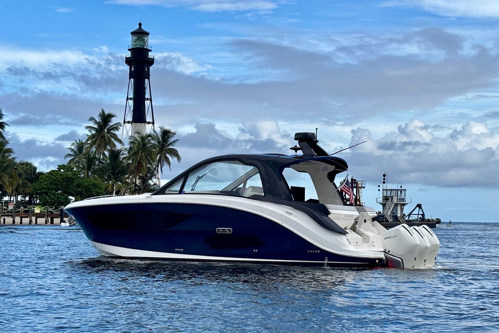 Sea Ray Sundancer 370 Outboard