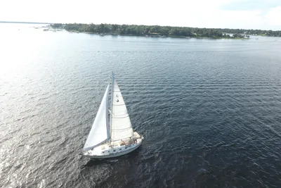 Pacific Seacraft Crealock 37