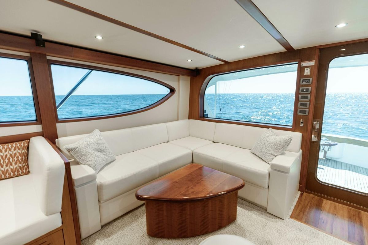 2012 Hatteras 60 