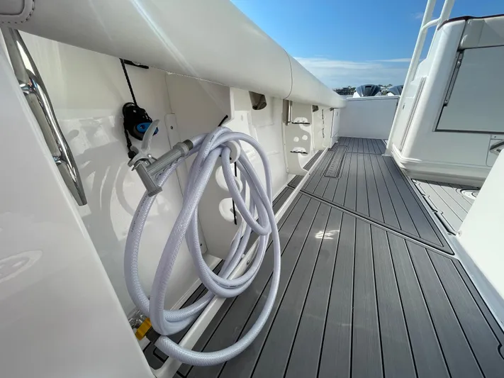 Engine Warranty/seakeeper Yacht Photos Pics 