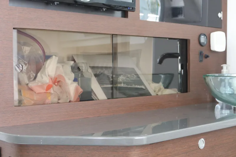 Engine Warranty/seakeeper Yacht Photos Pics 