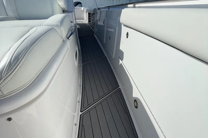 Engine Warranty/seakeeper Yacht Photos Pics 