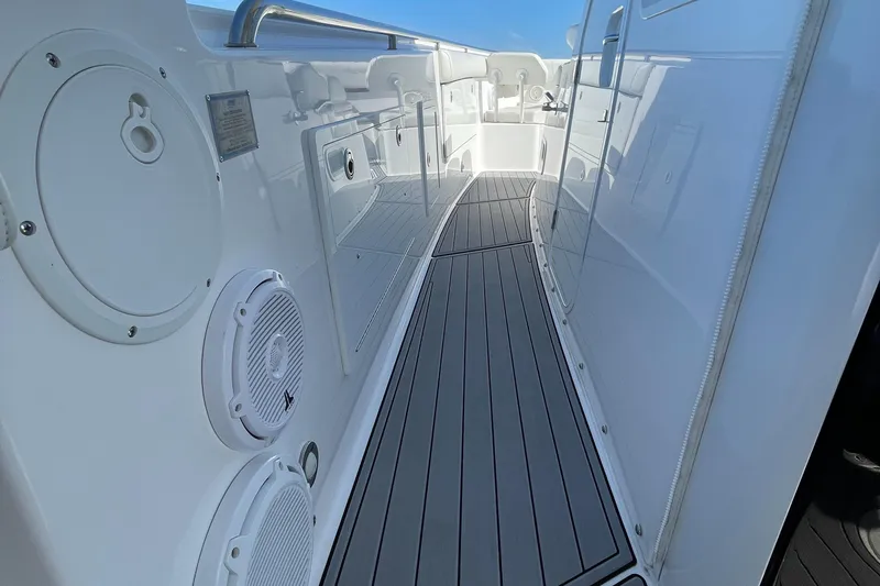 Engine Warranty/seakeeper Yacht Photos Pics 