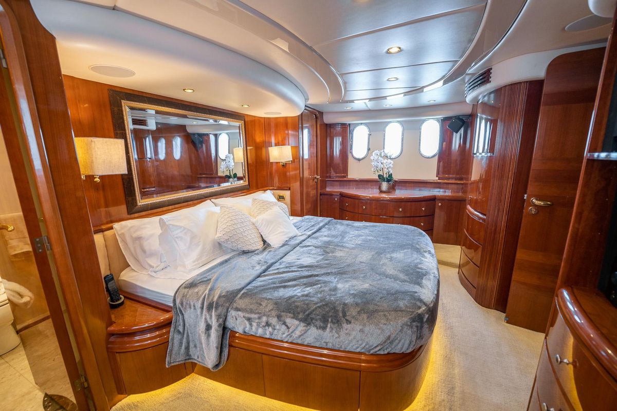 2004 Azimut 80 
