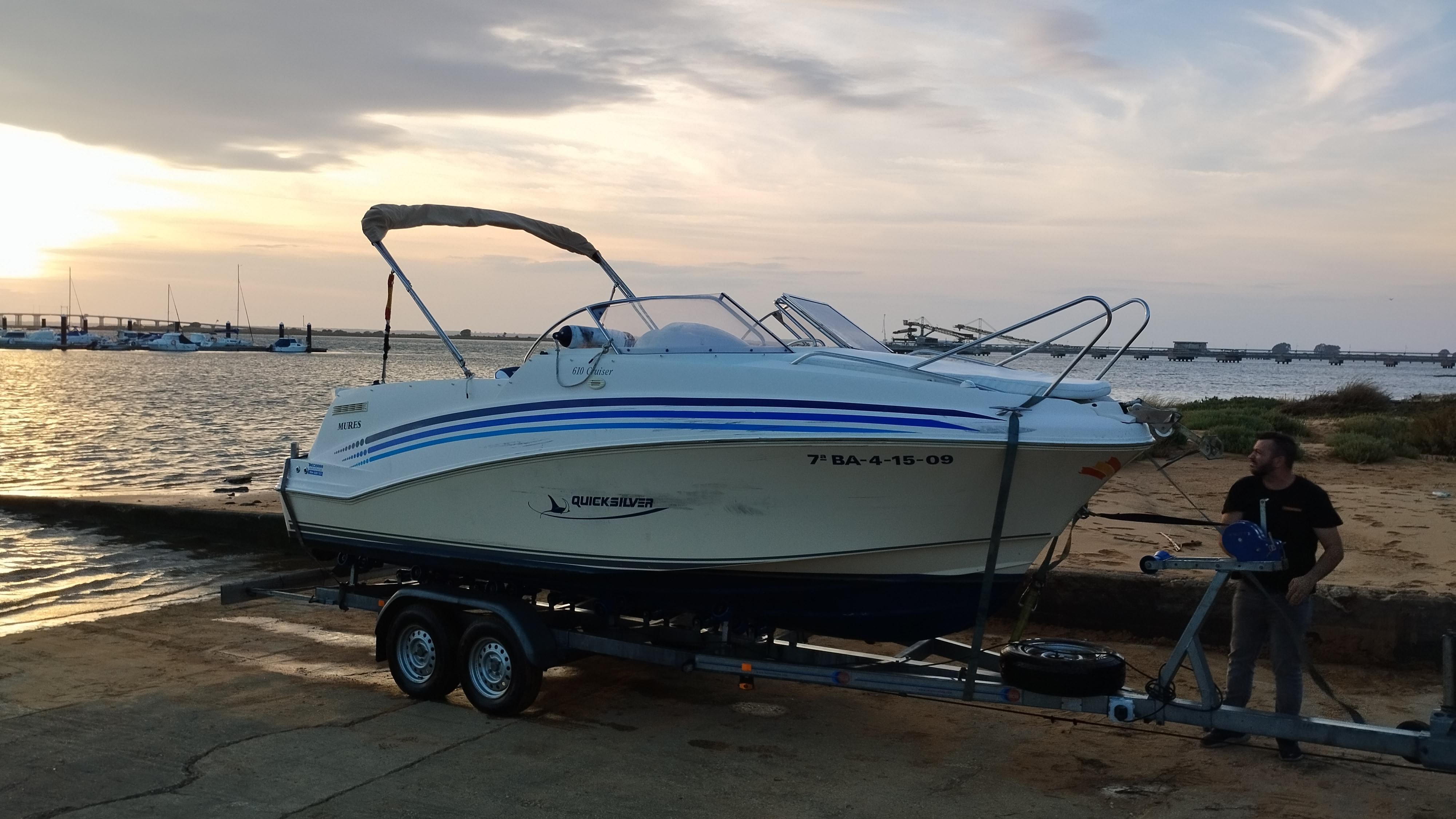 2009 Quicksilver 610 Cruiser