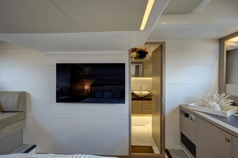 Lady Maro Yacht Photos Pics 2017 Prestige 500 S - Image 31