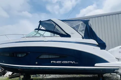 Regal 33 XO