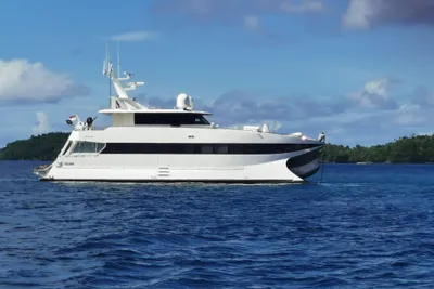 Custom Wave Piercing Catamaran