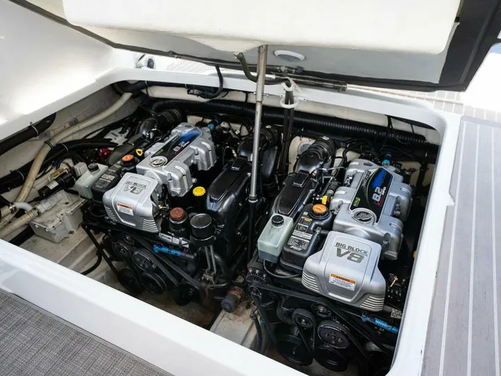  Yacht Photos Pics 2016 Formula 350 Cbr - Image 34