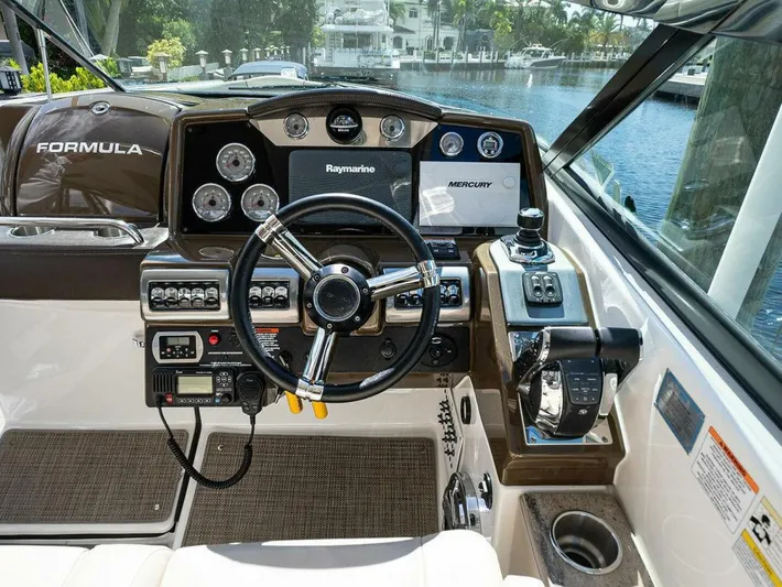  Yacht Photos Pics 2016 Formula 350 Cbr - Image 12