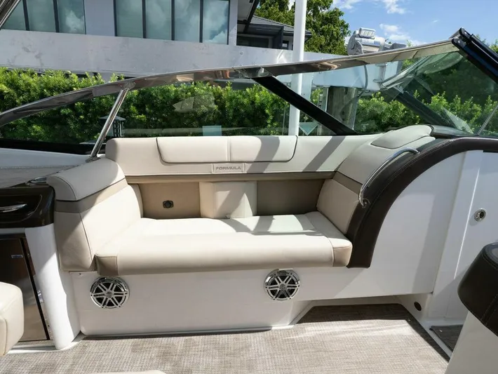  Yacht Photos Pics 2016 Formula 350 Cbr - Image 10