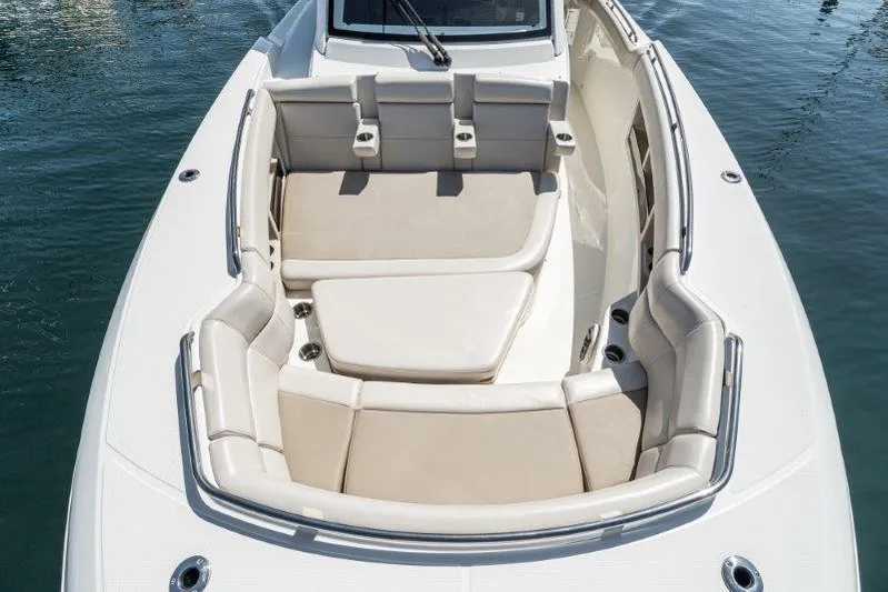 Boston Whaler 350 Realm Yacht Photos Pics 