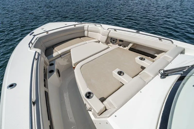 Boston Whaler 350 Realm Yacht Photos Pics 