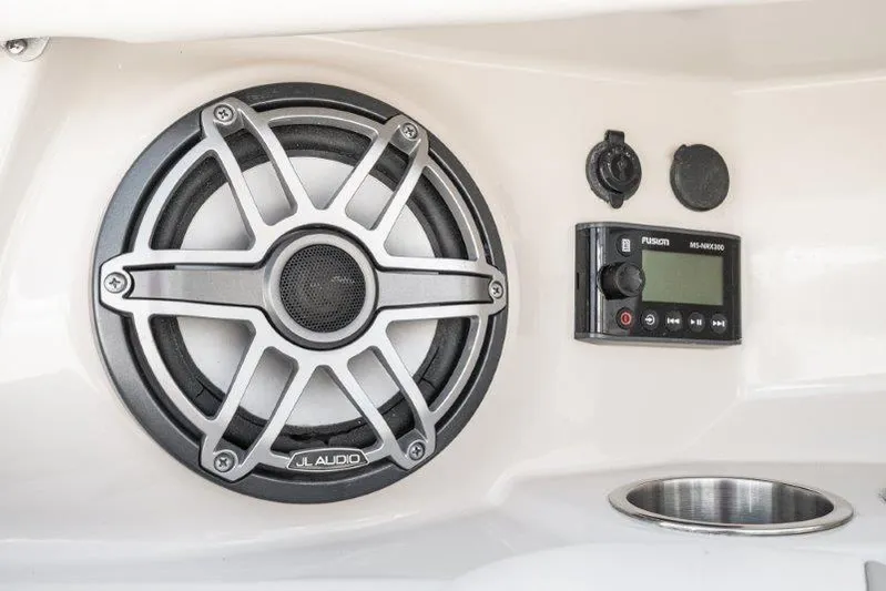 Boston Whaler 350 Realm Yacht Photos Pics 