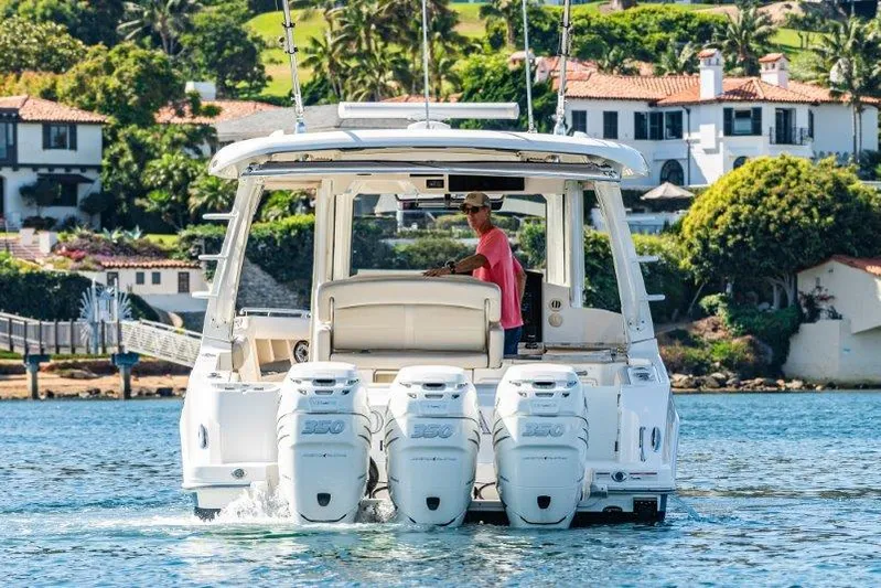 Boston Whaler 350 Realm Yacht Photos Pics 