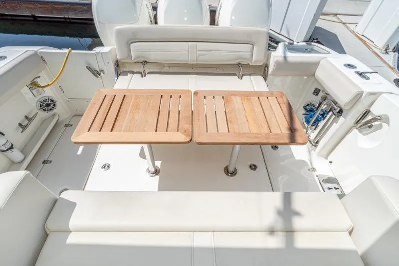 Boston Whaler 350 Realm Yacht Photos Pics 