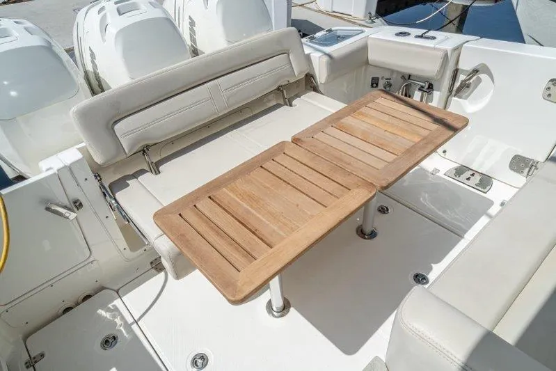 Boston Whaler 350 Realm Yacht Photos Pics 