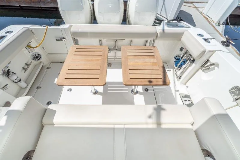 Boston Whaler 350 Realm Yacht Photos Pics 