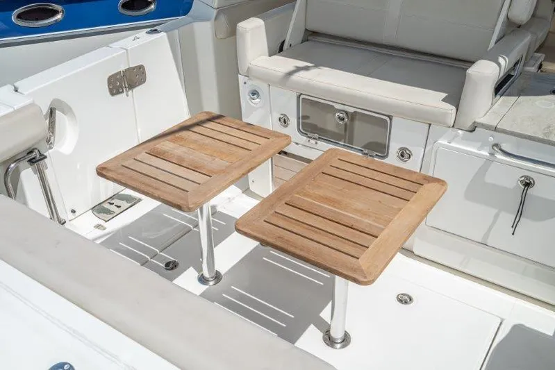 Boston Whaler 350 Realm Yacht Photos Pics 