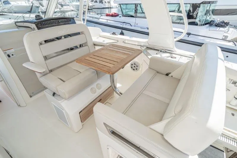 Boston Whaler 350 Realm Yacht Photos Pics 
