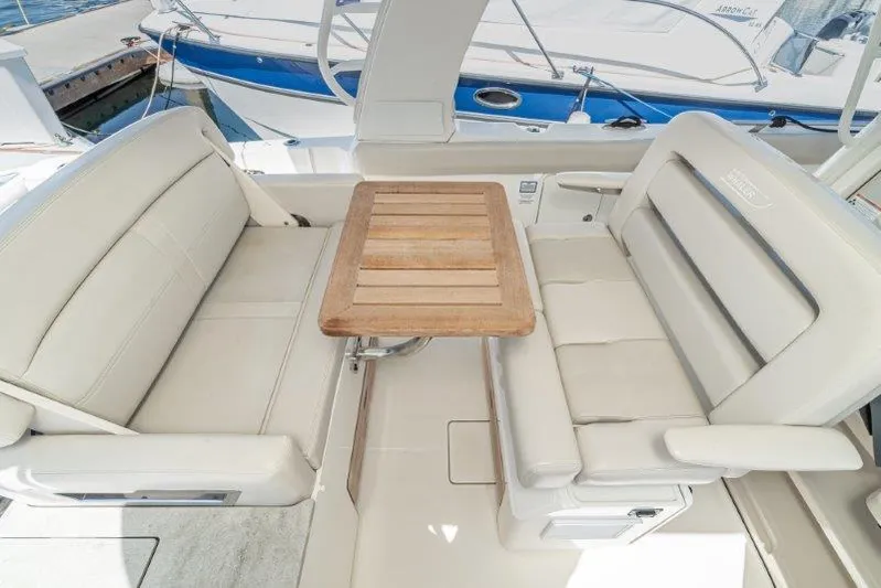 Boston Whaler 350 Realm Yacht Photos Pics 